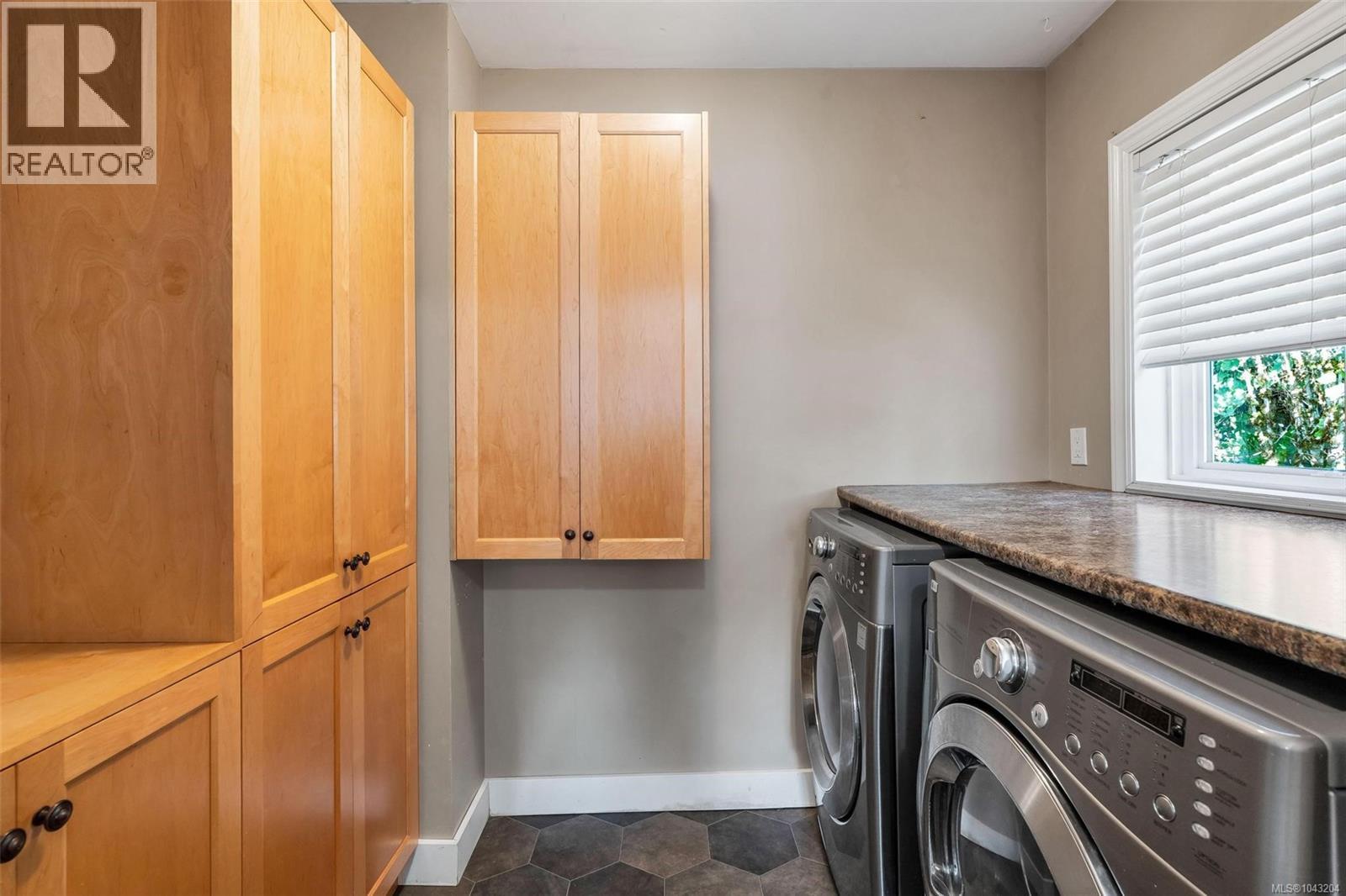 355 Beech Ave - 11