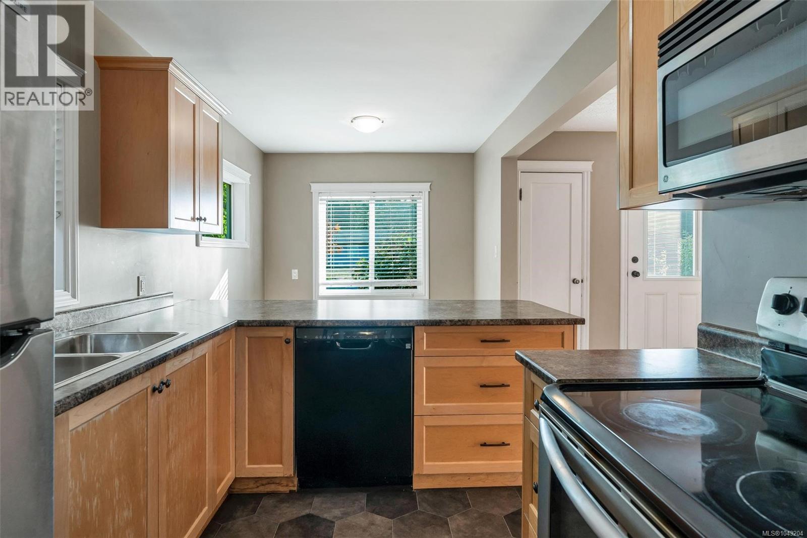 355 Beech Ave - Image 12