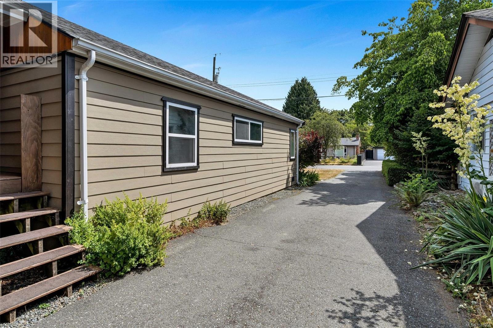 355 Beech Ave - Image 31