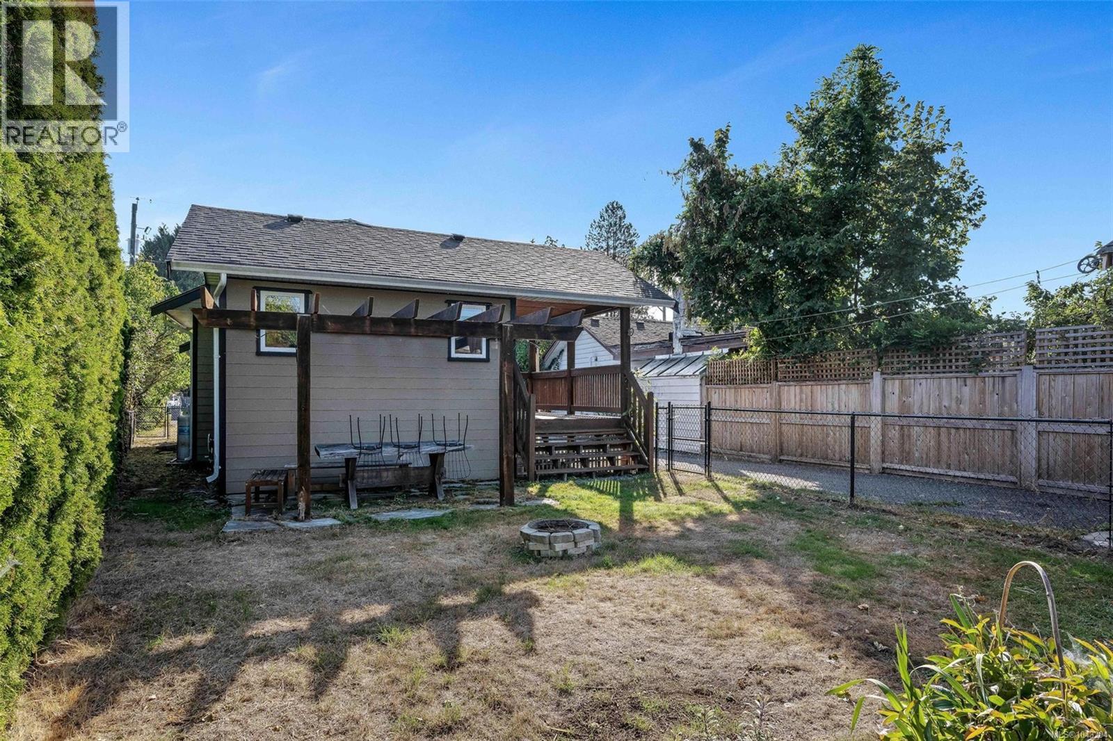 355 Beech Ave - Image 26