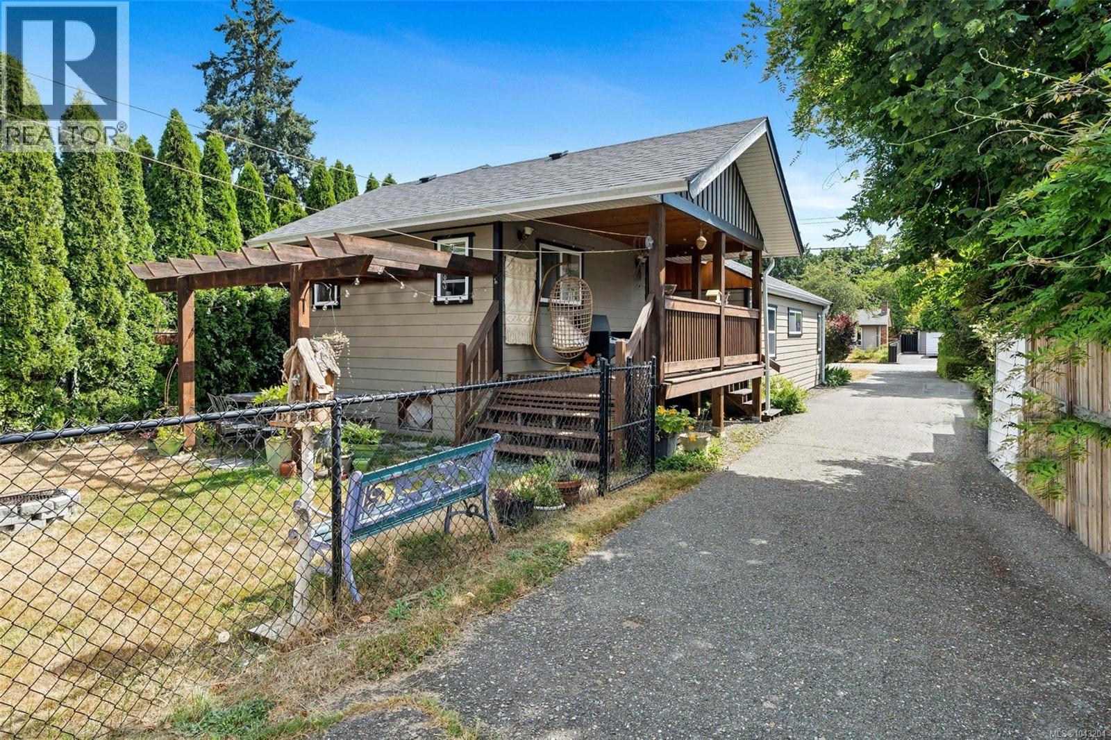 355 Beech Ave - Image 32