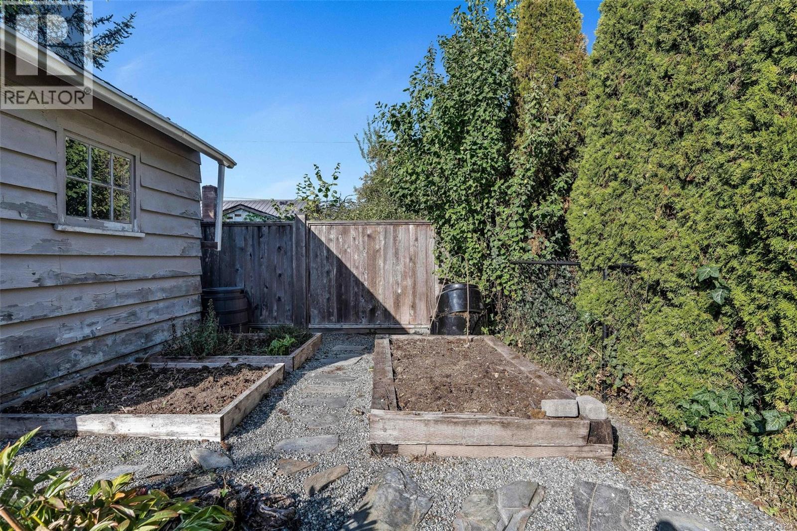 355 Beech Ave - 25