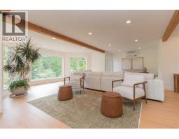 Family room - 4906 Cordova Bay Rd, Saanich, BC V8Y2J5 Photo 15