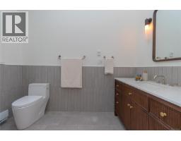 4906 Cordova Bay Rd, Saanich, BC V8Y2J5 Photo 37