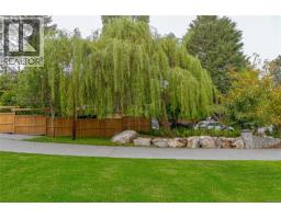 4906 Cordova Bay Rd, Saanich, BC V8Y2J5 Photo 58
