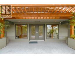 4906 Cordova Bay Rd, Saanich, BC V8Y2J5 Photo 46