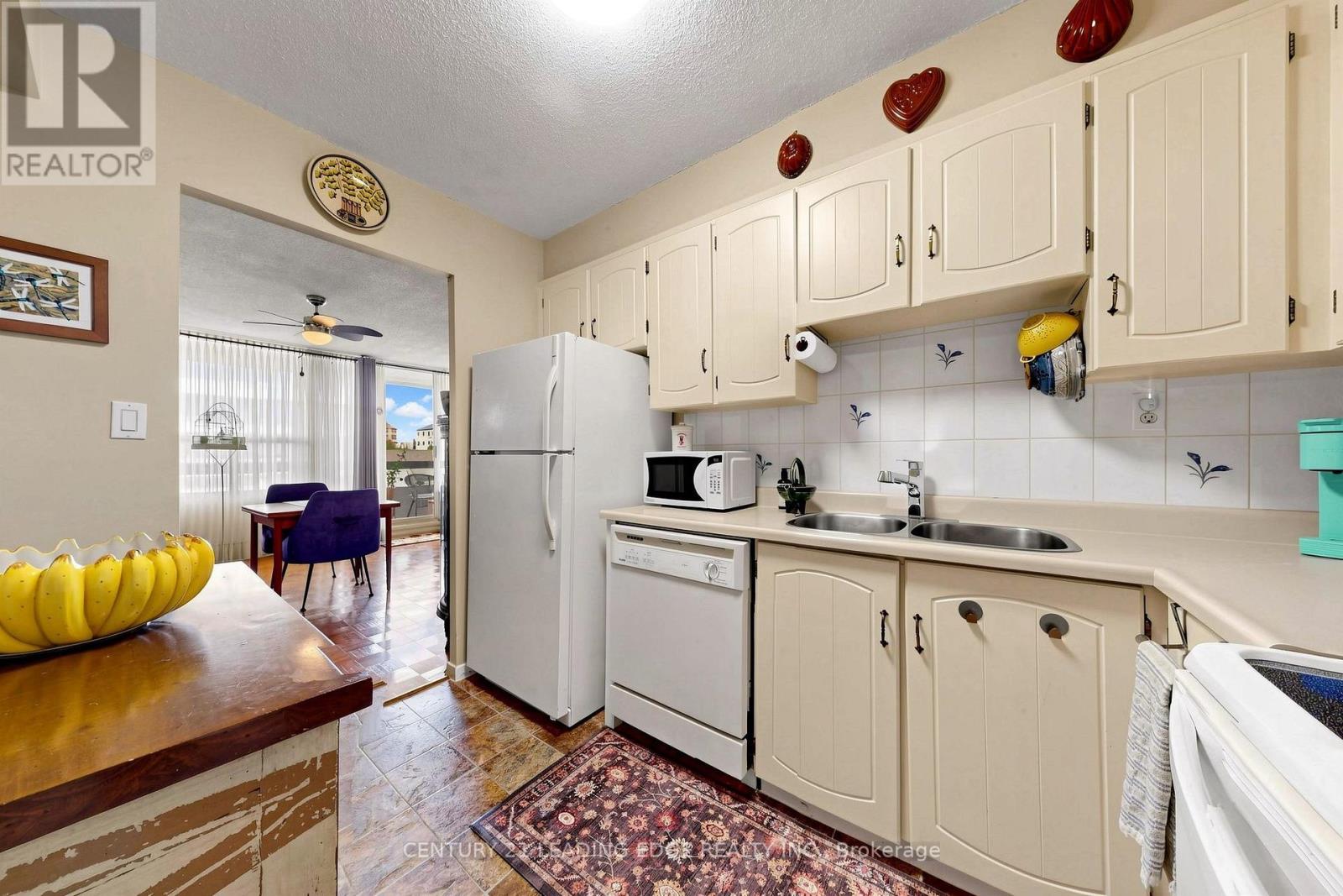 #429 50 RICHMOND STREET E - 20