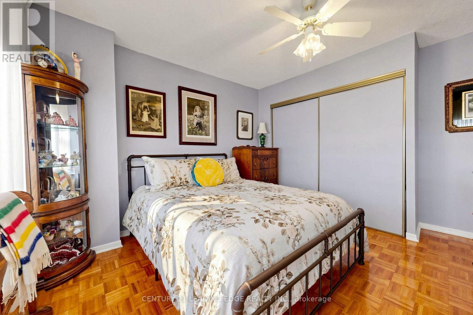 #429 50 RICHMOND STREET E - 25
