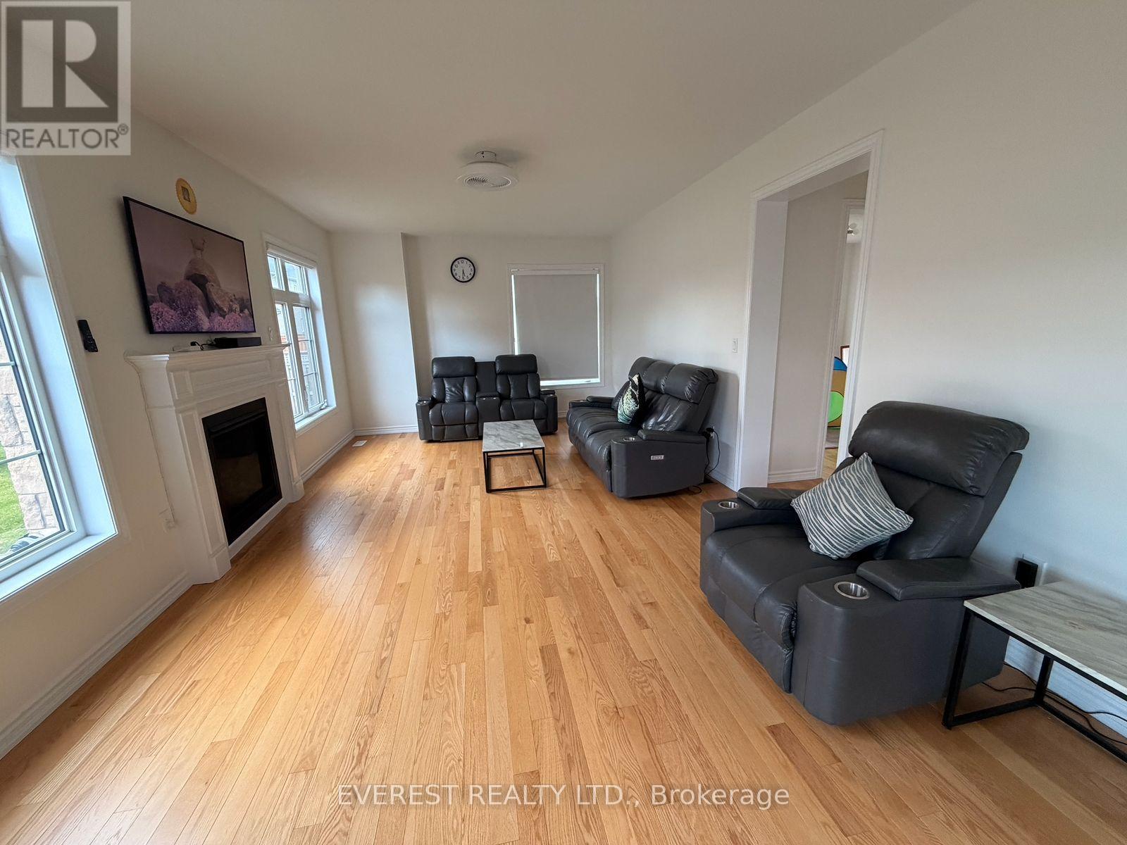 1105 COLE STREET, Innisfil — photo 5