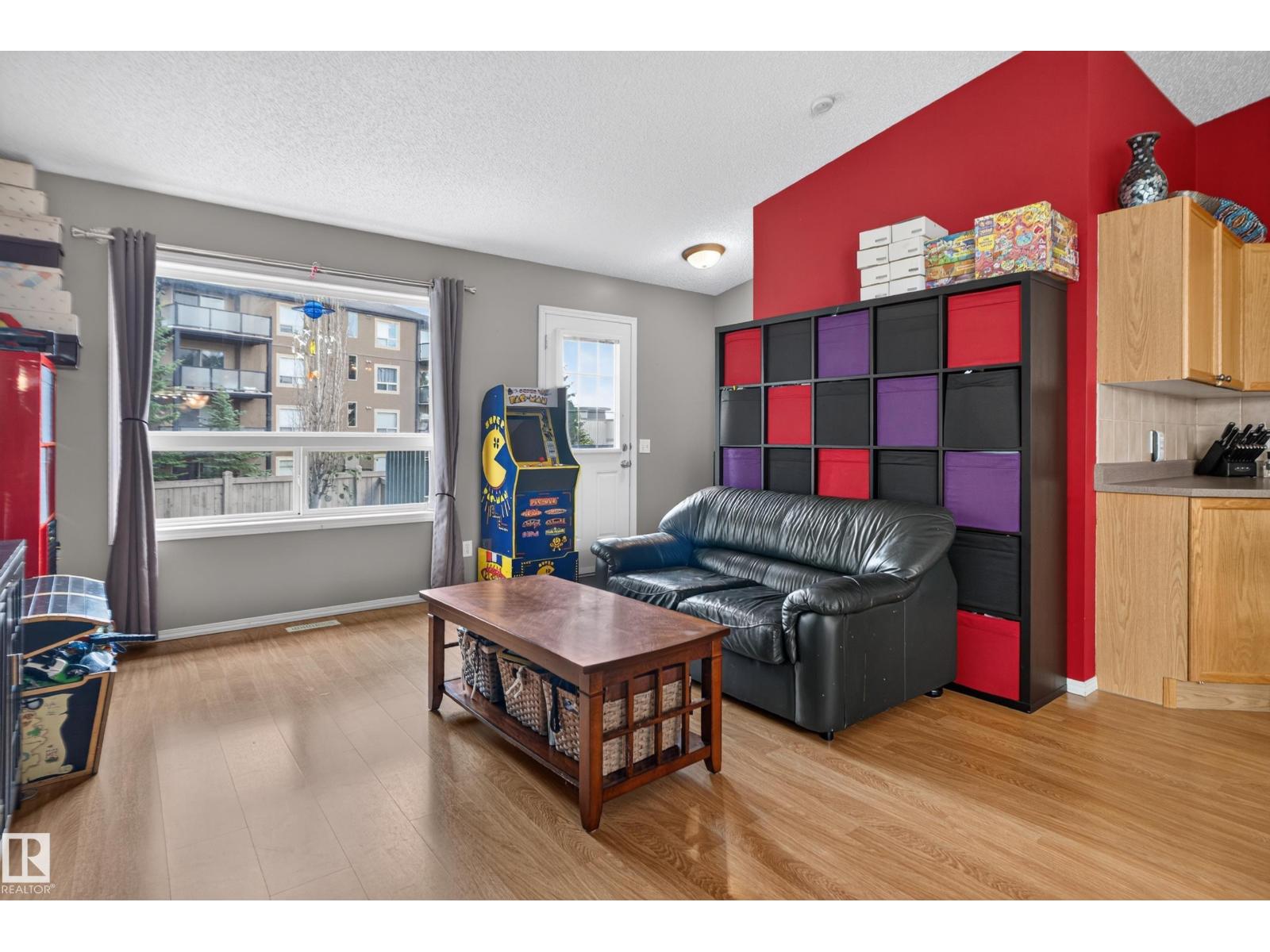 13915 137 ST NW - 11