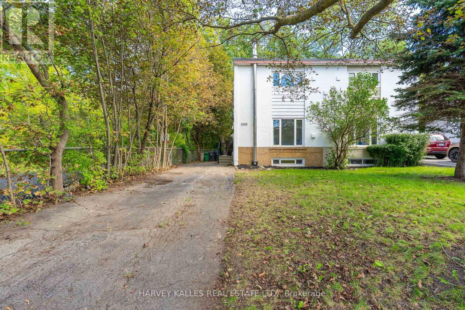 2258 BROOKHURST ROAD - 1