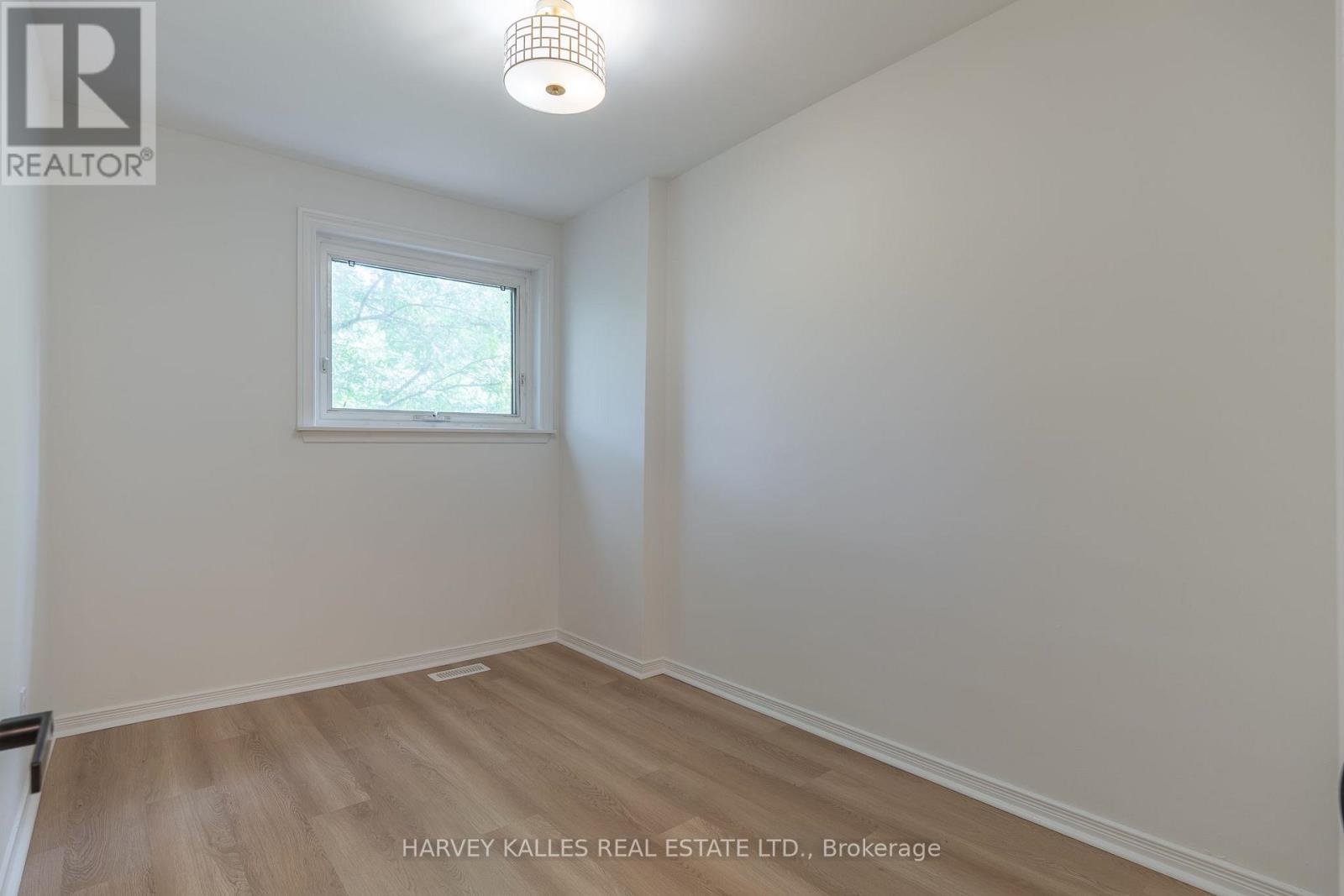 2258 BROOKHURST ROAD - 20
