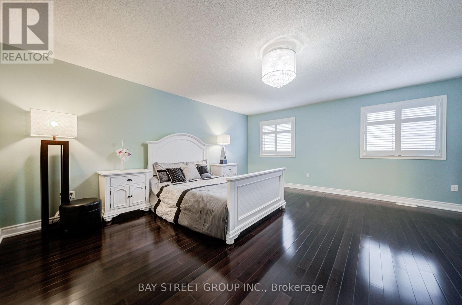 11 FARMINGTON ROAD - 22
