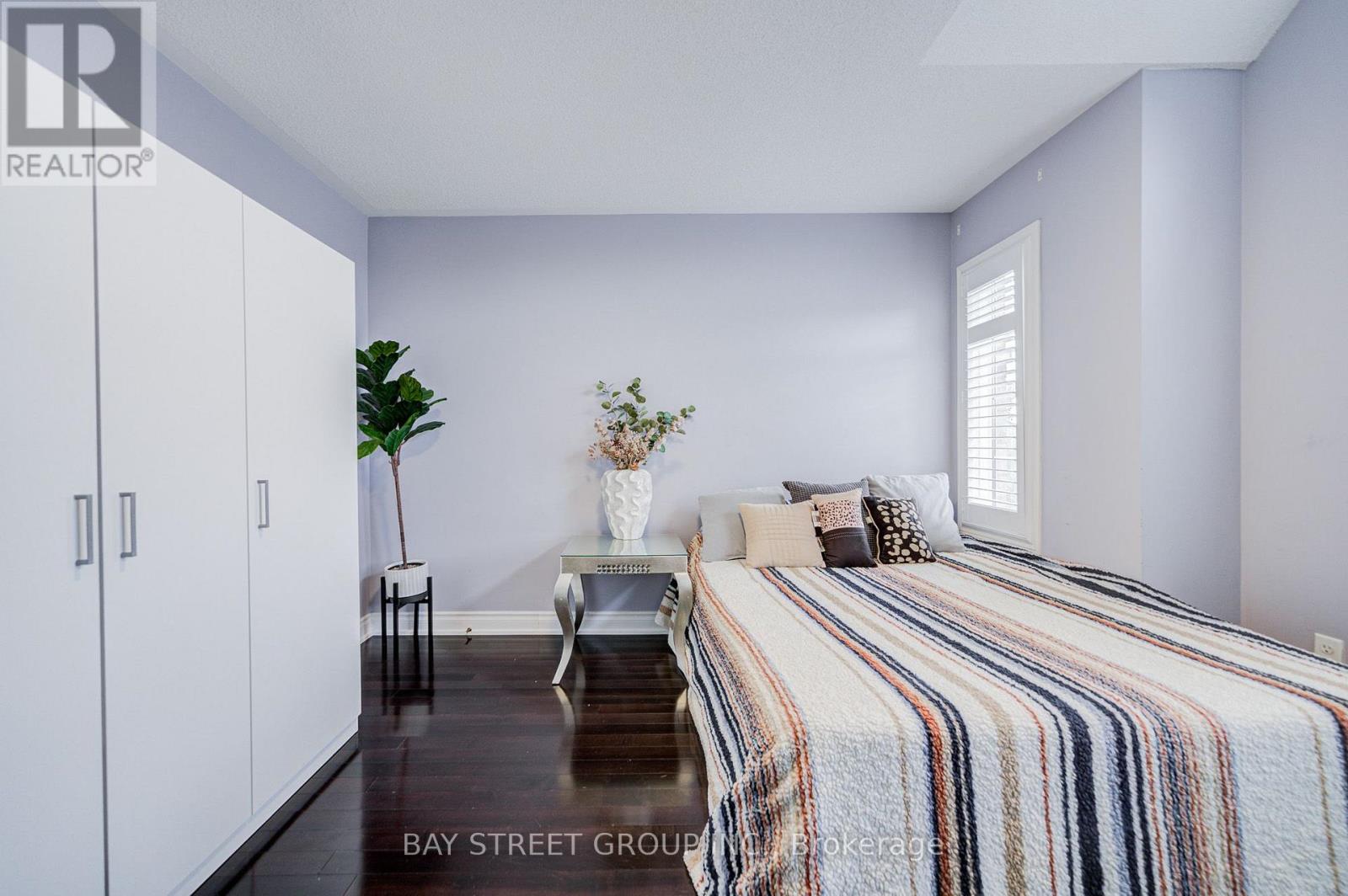 11 FARMINGTON ROAD - 29