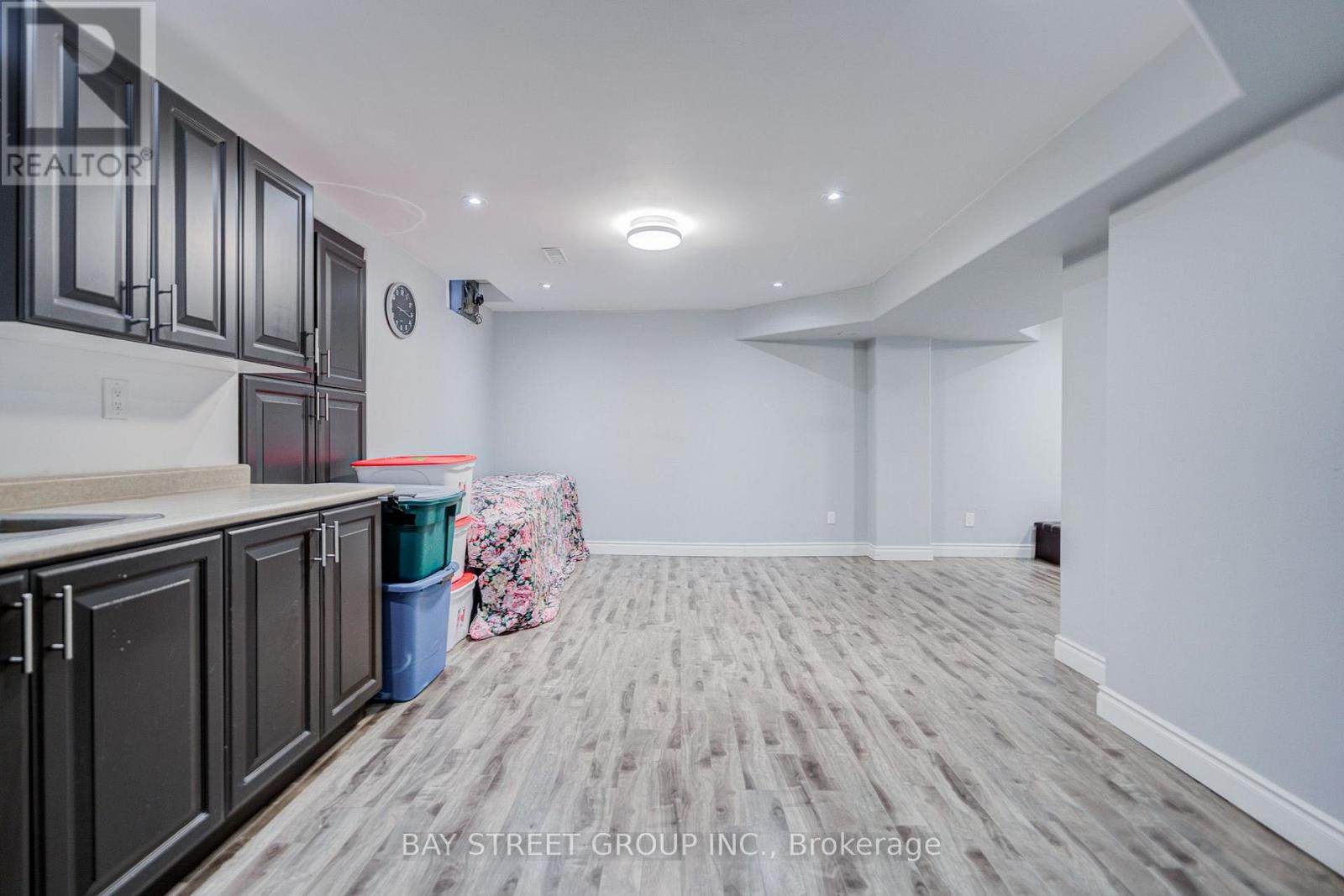 11 FARMINGTON ROAD - 36