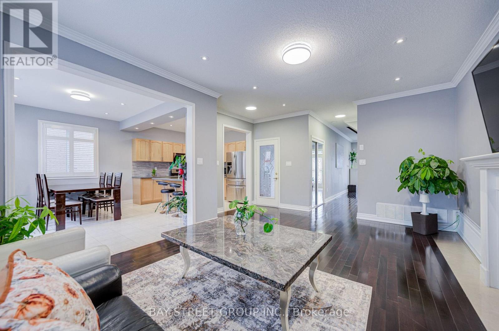 11 FARMINGTON ROAD - 9