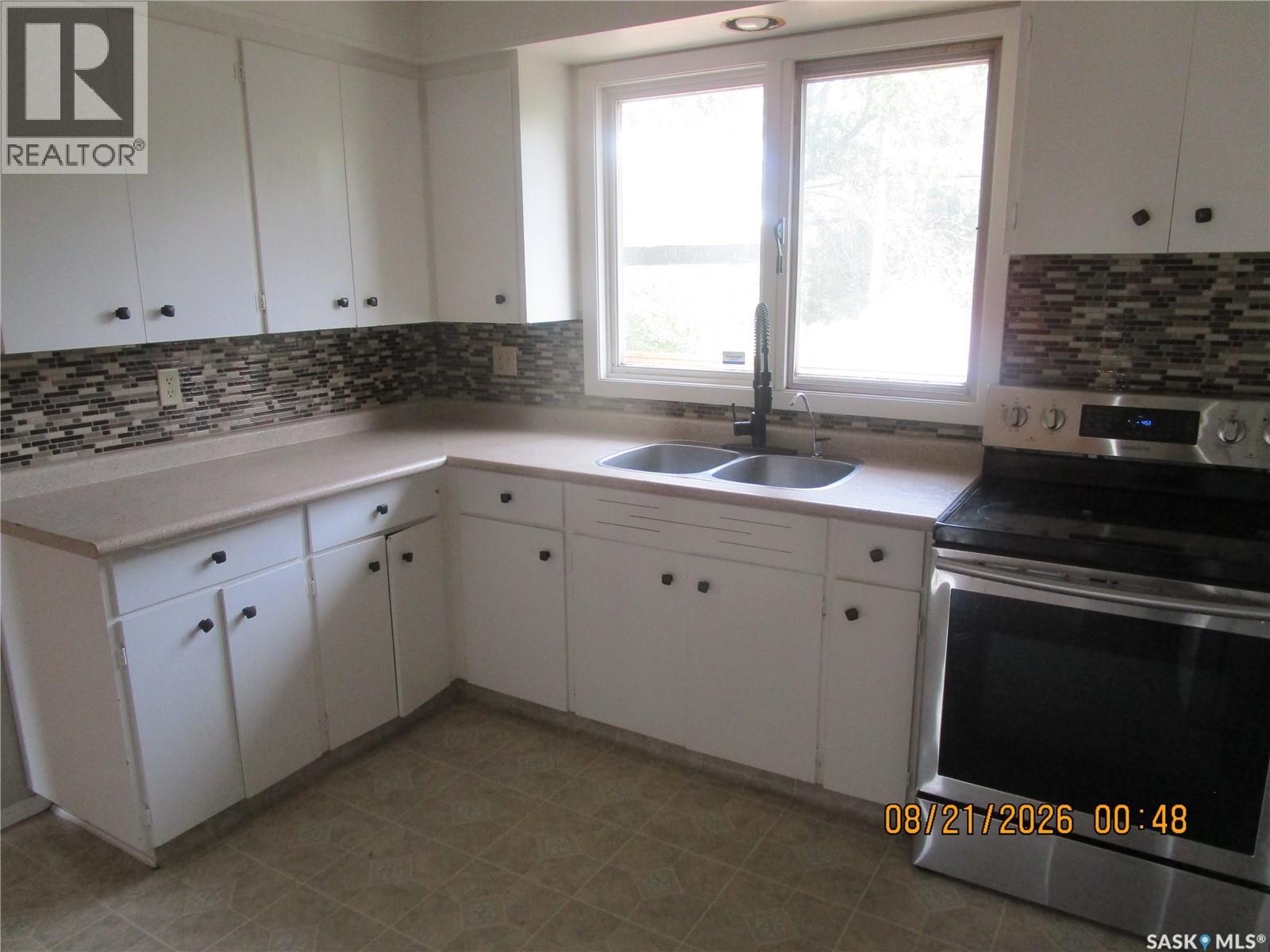 112 WOOD CRESCENT - 9