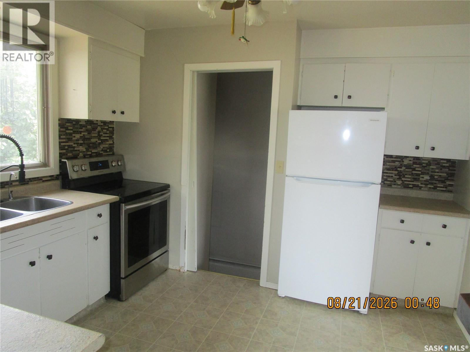 112 WOOD CRESCENT - 8