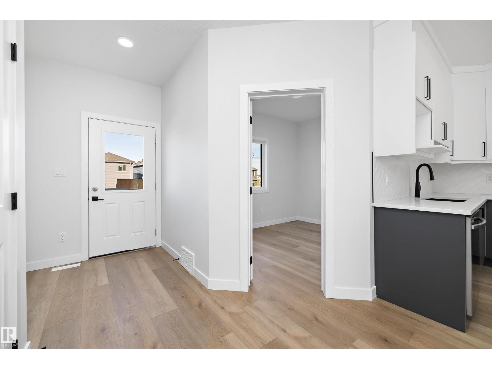 Edgemont (Edmonton) - photo 16