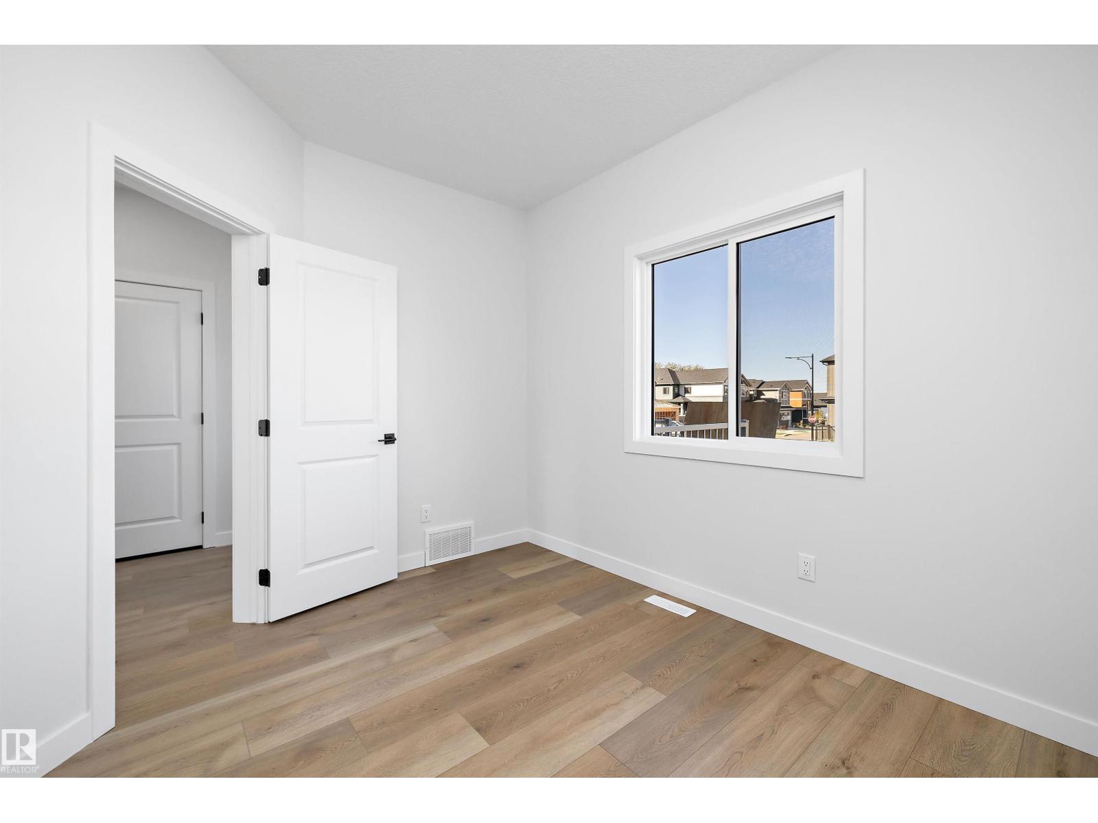 Edgemont (Edmonton) - photo 18