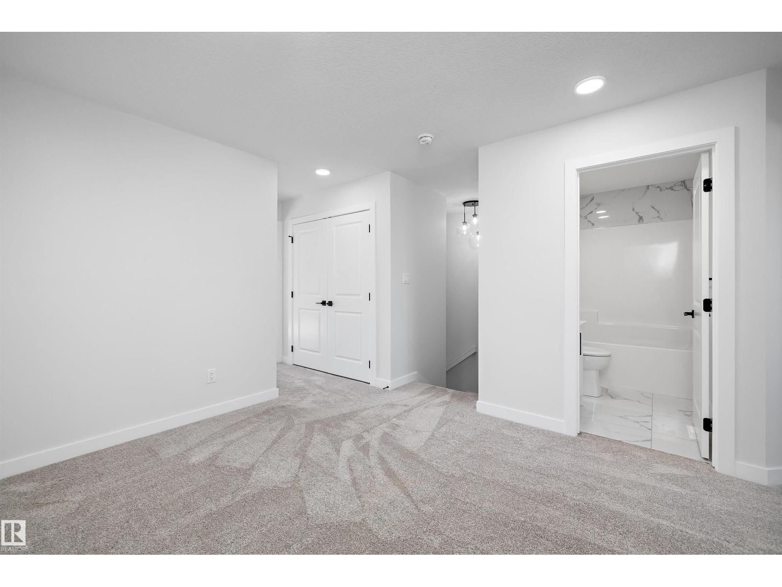 Edgemont (Edmonton) - photo 22