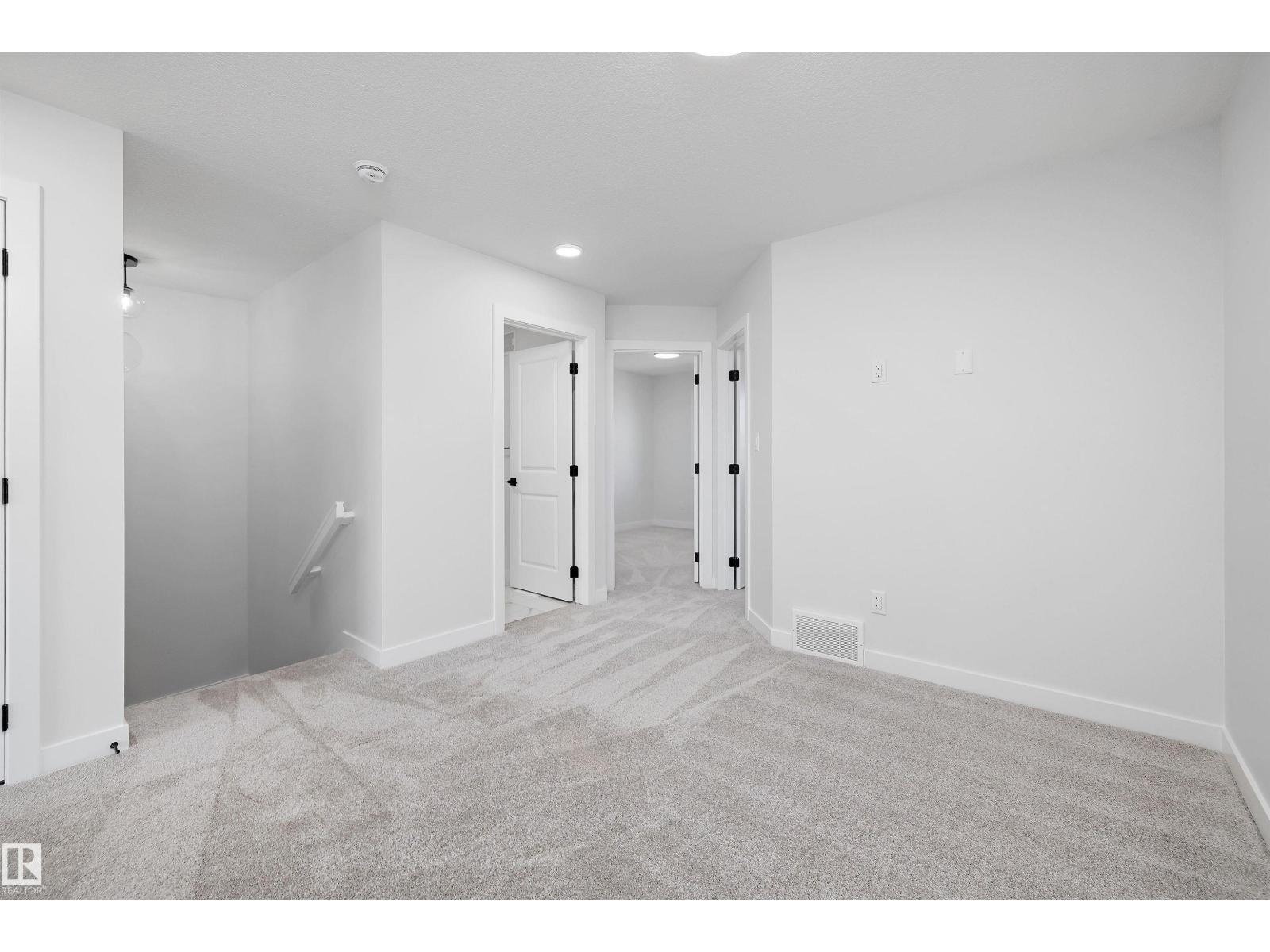 Edgemont (Edmonton) - photo 23