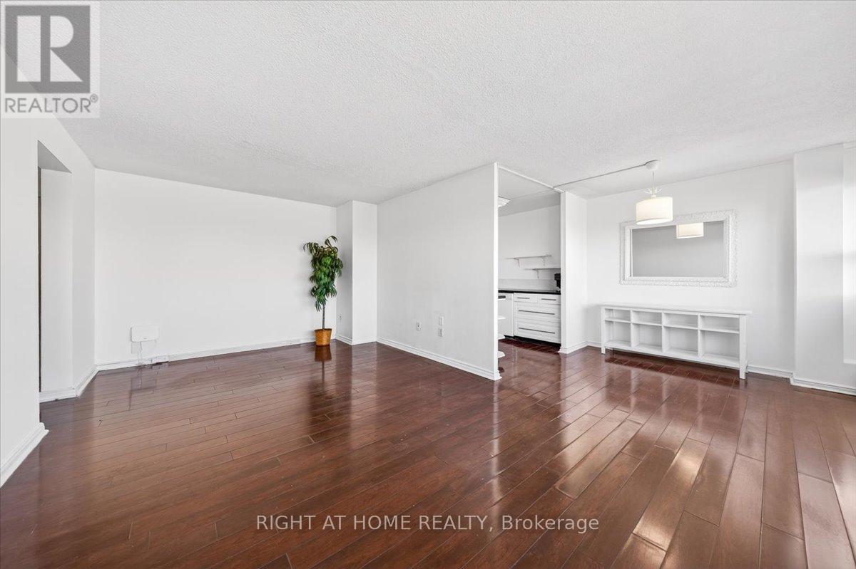 #708 100 LEEWARD GLENWAY - 6
