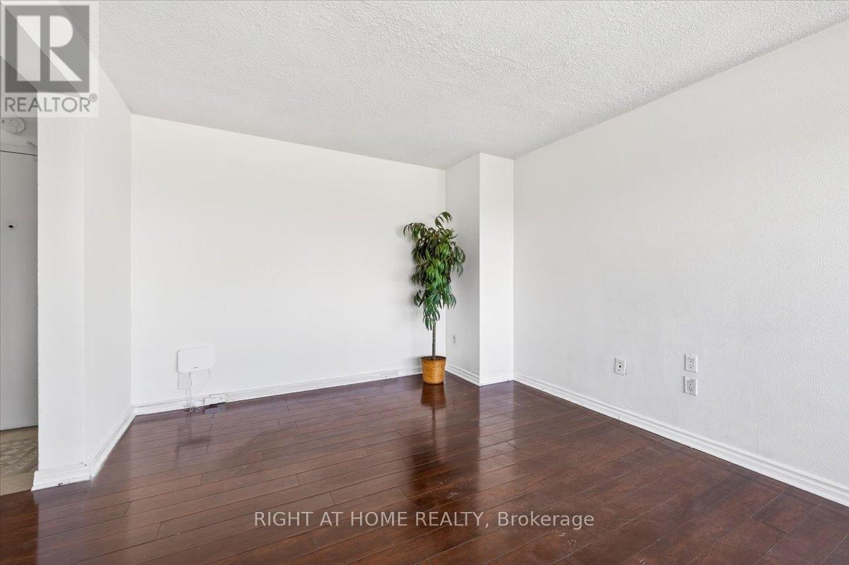 #708 100 LEEWARD GLENWAY - 7