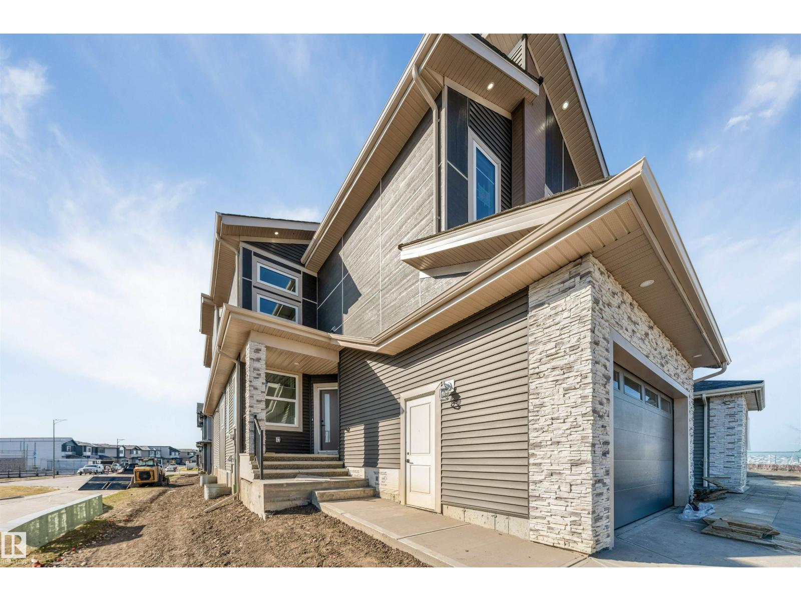 6298 19 ST NE - 2