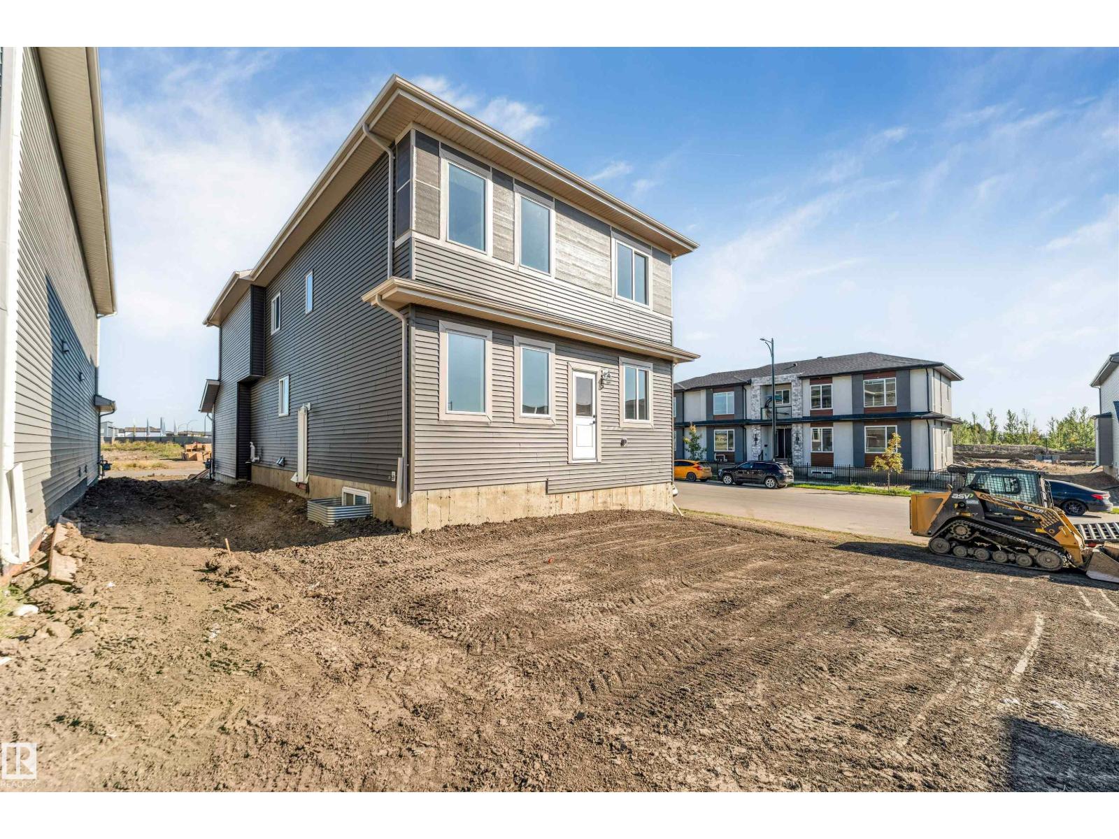 6298 19 ST NE - 4