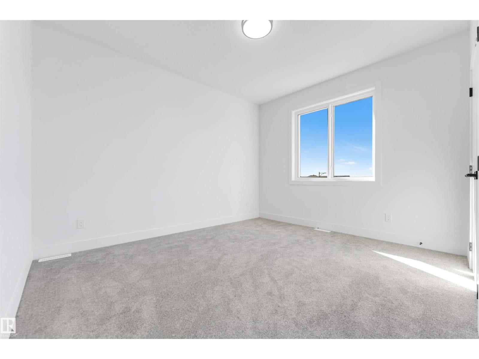 6298 19 ST NE - 32