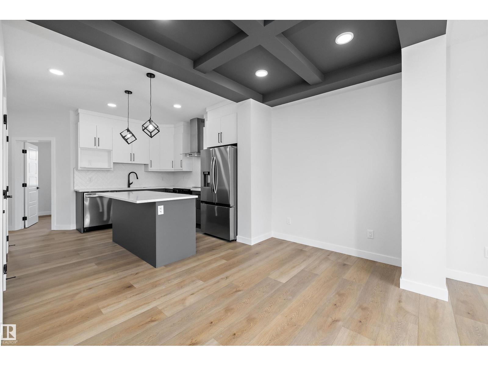 Edgemont (Edmonton) - photo 13