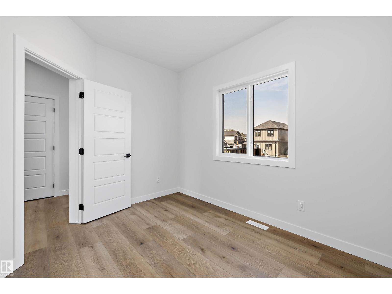 Edgemont (Edmonton) - photo 16