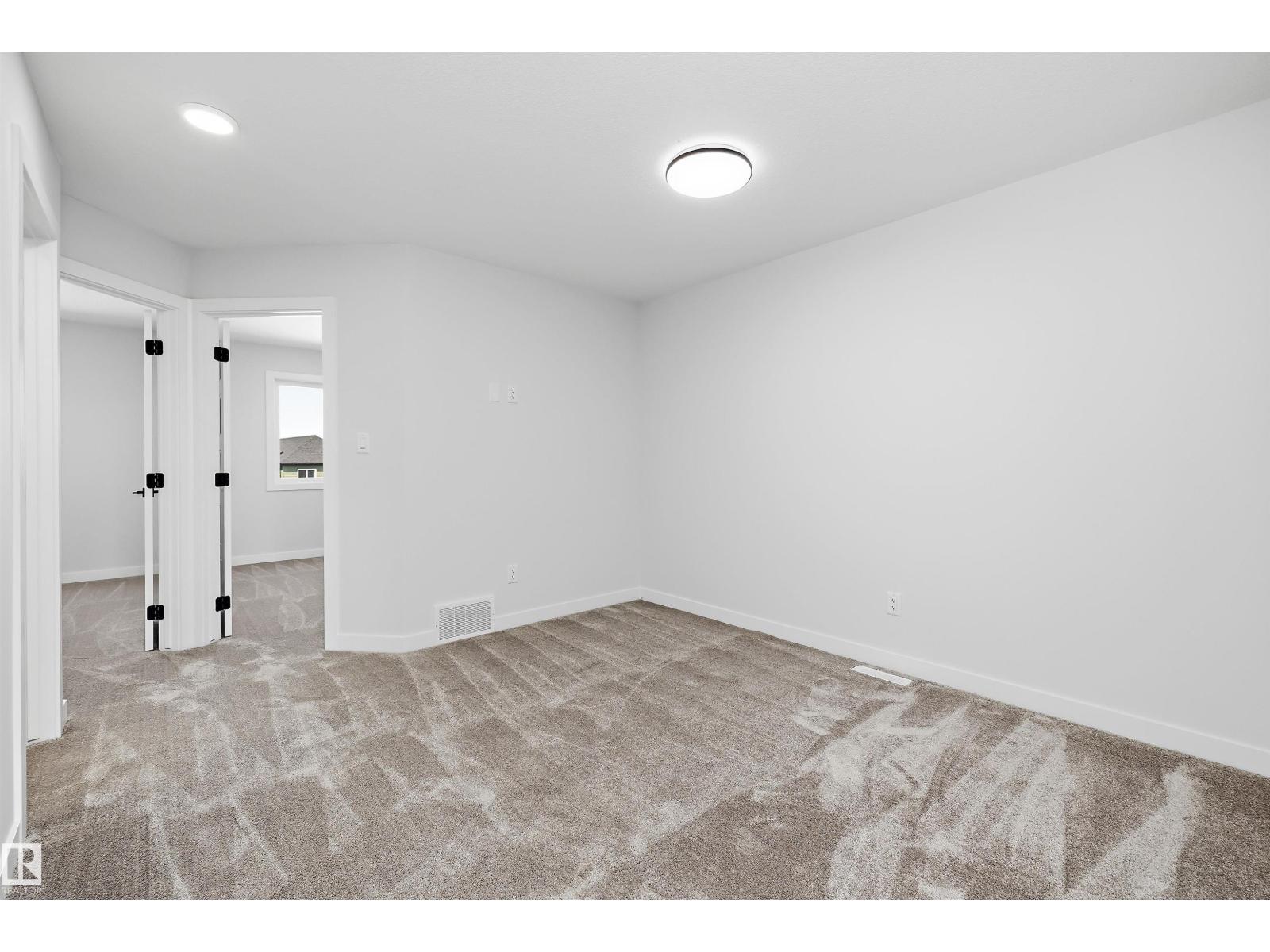 Edgemont (Edmonton) - photo 24