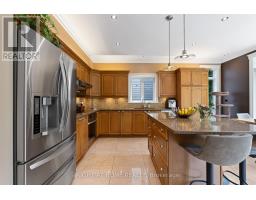 Kitchen - 103 Borealis Crescent, Ottawa, ON K1K4T6 Photo 11