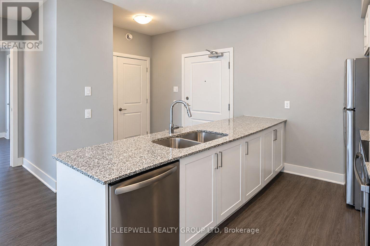 110 - 975 NORTH RUSSELL ROAD, Russell — photo 5