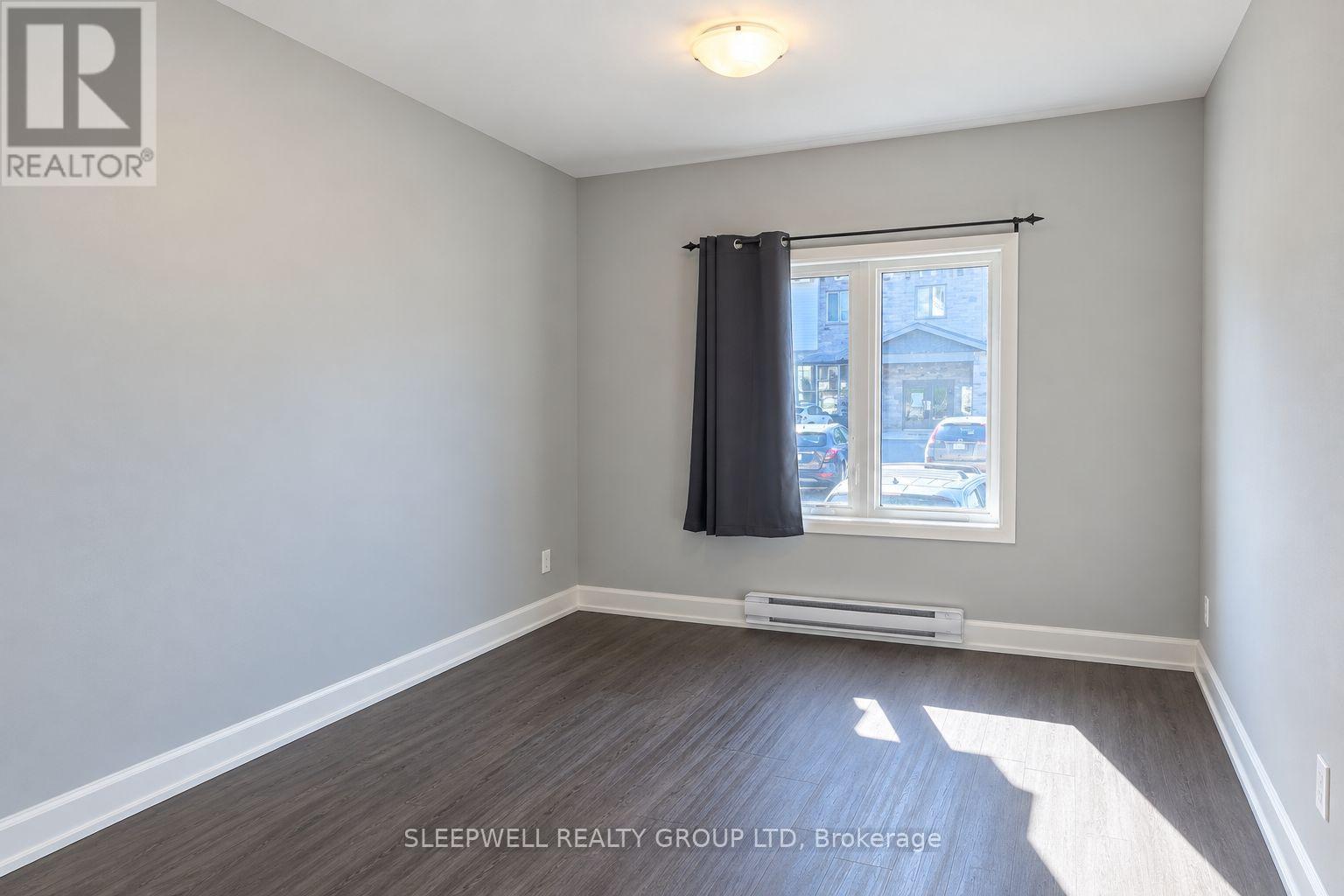 110 - 975 NORTH RUSSELL ROAD, Russell — photo 9