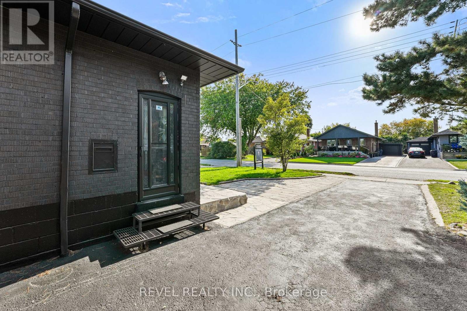 BSMT - 63 CROSLAND DRIVE, Toronto (Wexford-Maryvale) — photo 3