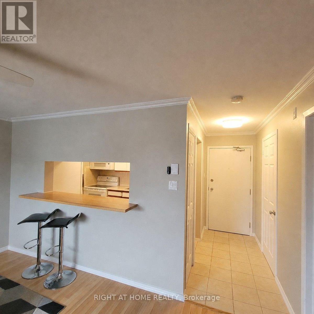 414 - 260 BRITTANY DRIVE, Ottawa — photo 2
