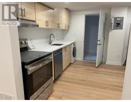45 Stiver Drive, Newmarket, ON L3Y7V8 Photo 9
