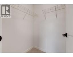4pc Bathroom - 864 Sora Boulevard Se, Calgary, AB T3S0M1 Photo 9