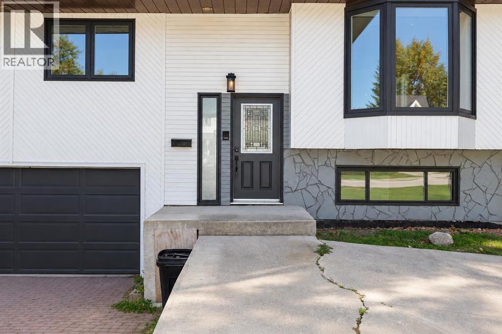 27 Gregson Crescent, Red Deer, Alberta, T4P2K3, Red Deer, Alberta — photo 3 of 5