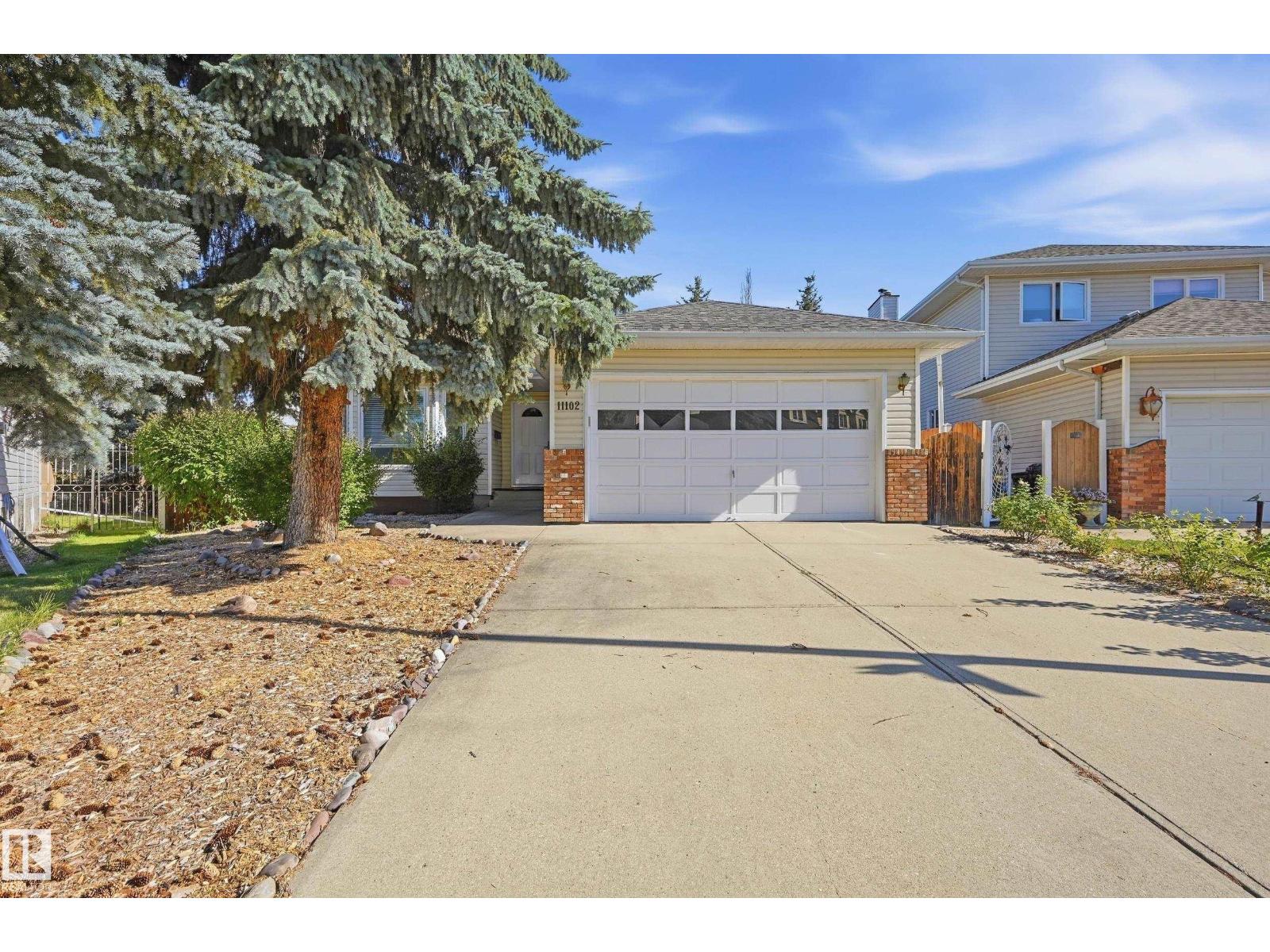 11102 11A AV NW, Edmonton, Alberta, T6J6R9