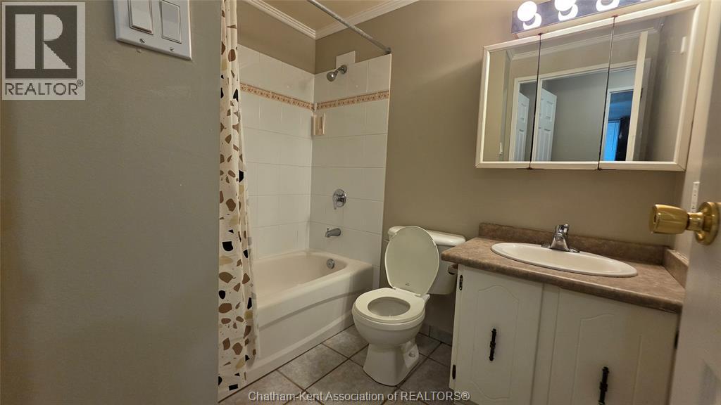 975 Grand AVENUE West, Chatham — photo 6