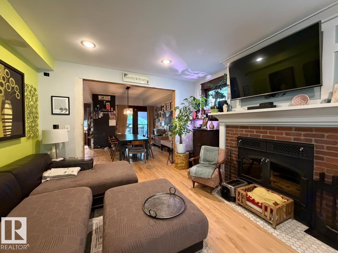 10994 126 ST NW - 12