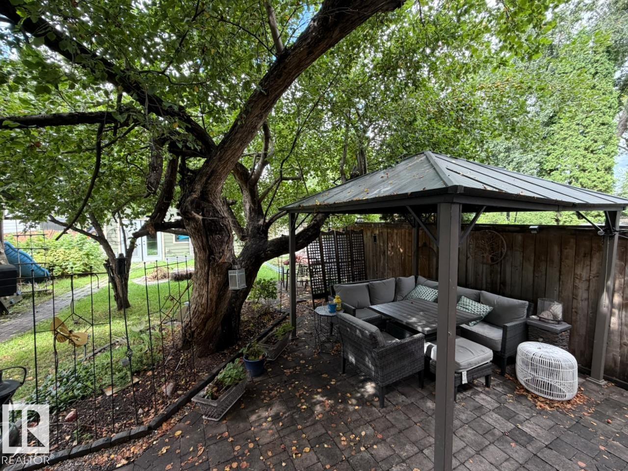 10994 126 ST NW - 26