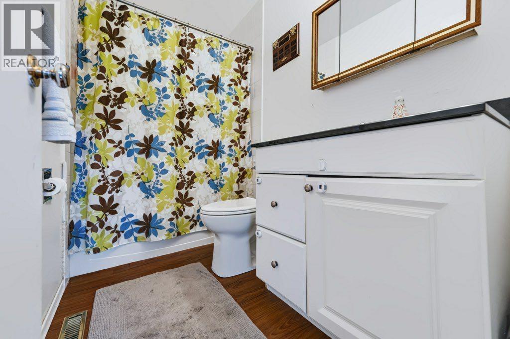1012 Raynard Crescent SE - photo 15