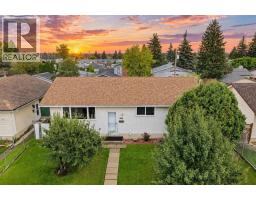 1012 Raynard Crescent SE - photo 1