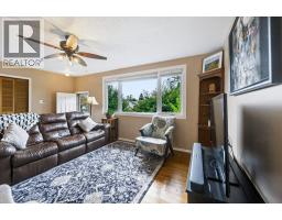 1012 Raynard Crescent SE - photo 5