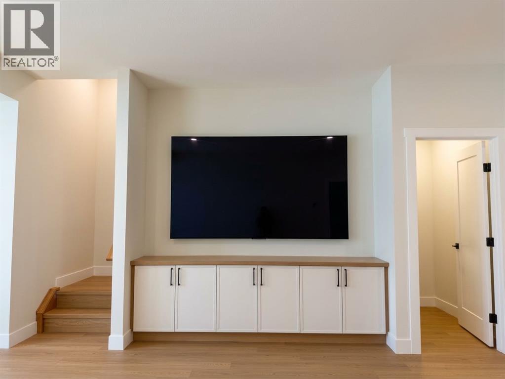1632 21 Avenue NW - photo 14